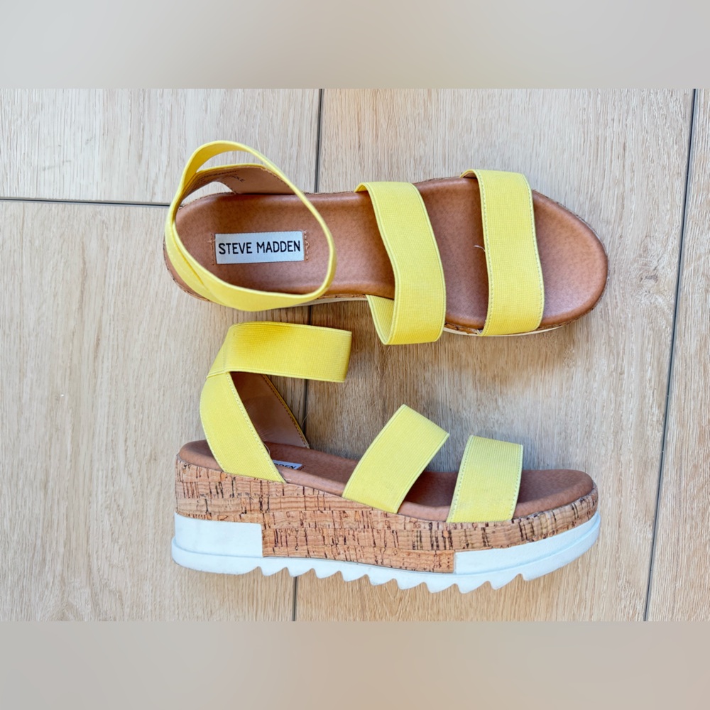 Steve Madden Women’s Yellow Sandals - Size 6.5